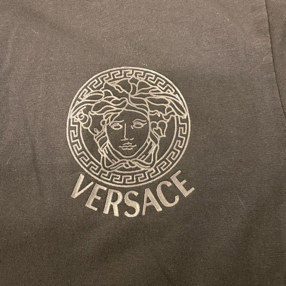 Versace - Picture 5 of 8